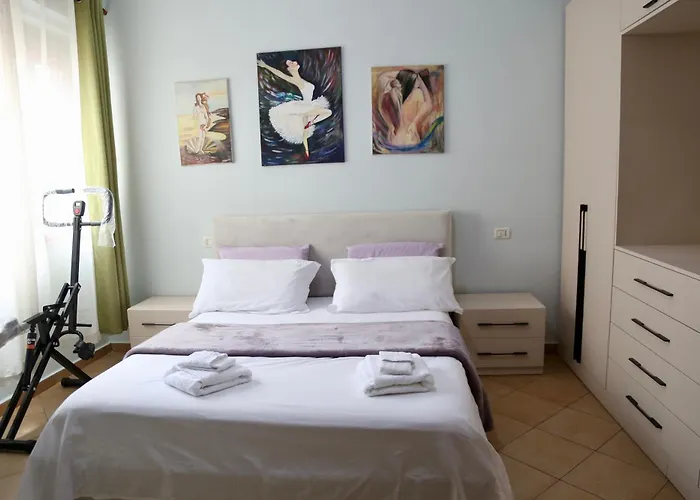 Apartment At An Artist's Place! Tirana