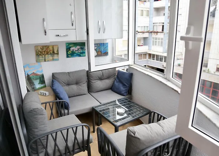 Apartment At An Artist's Place! Tirana