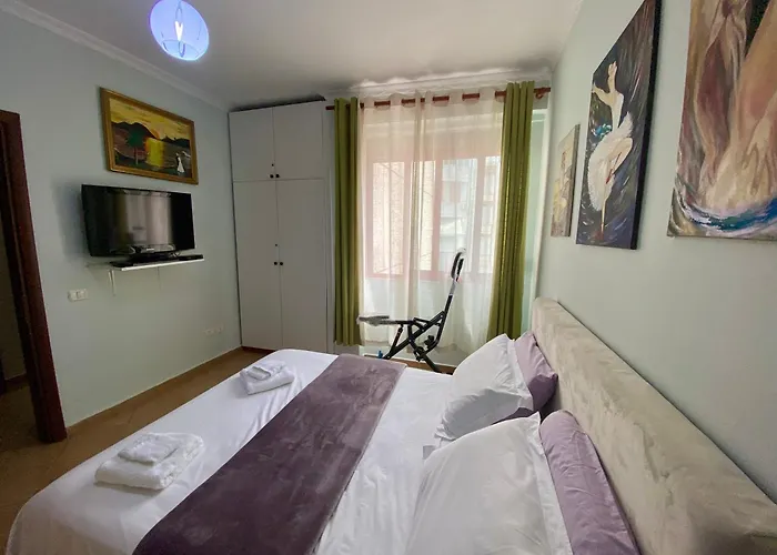 At An Artist's Place! Apartment