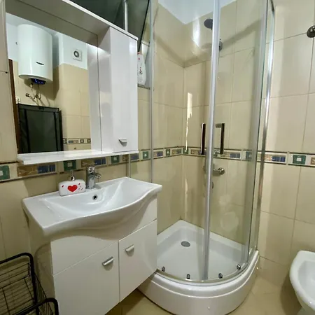 公寓 At An Artist's Place! 地拉那